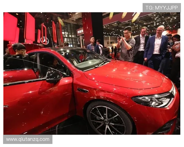 奔驰宝马真人版：打造最逼真的豪车体验现场感受